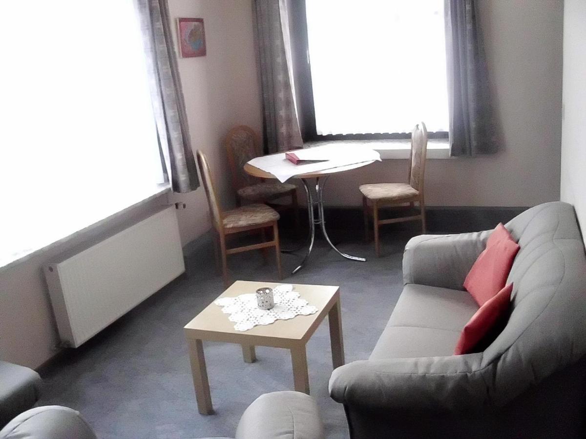 Ferienwohnung Kroeschell 바트사흐사 객실 사진